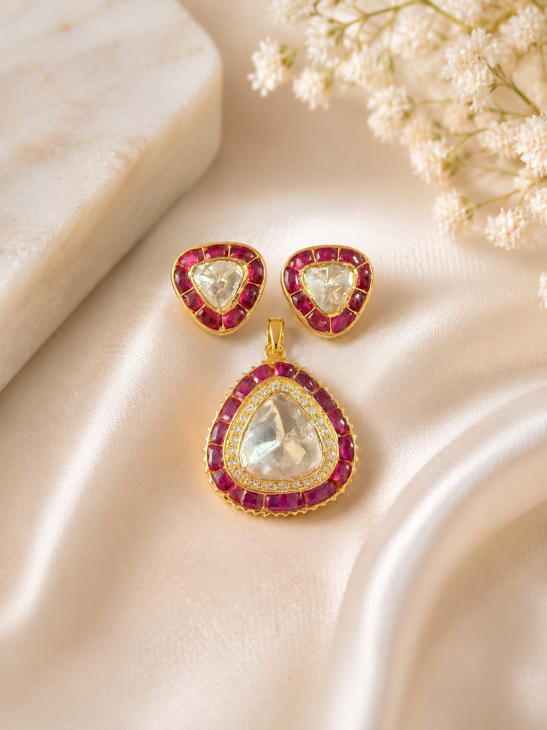 Pendant set